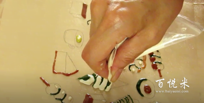 日本小姐姐做的奶油蛋糕卷，個個都像藝術(shù)品，美到不忍下口哇